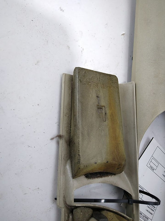 Land Rover Discovery Left Side B-Pillar Trim Panel