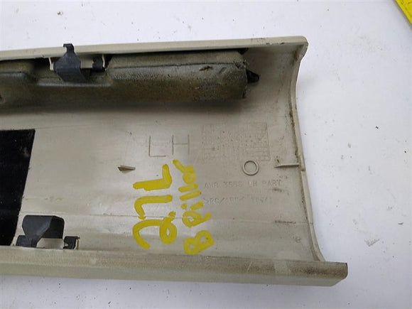 Land Rover Discovery Left Side B-Pillar Trim Panel