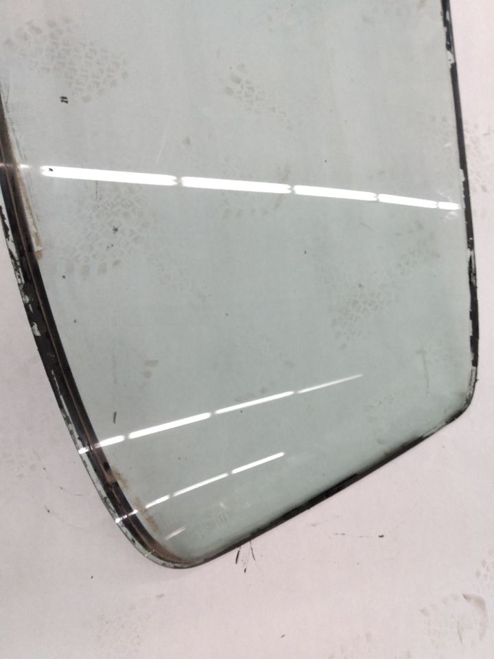 Land Rover Discovery Windshield Glass
