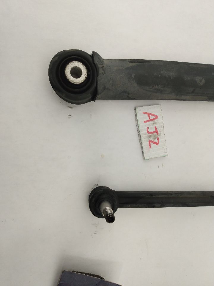 Chrysler Crossfire Rear Right Lower Control Arm Set