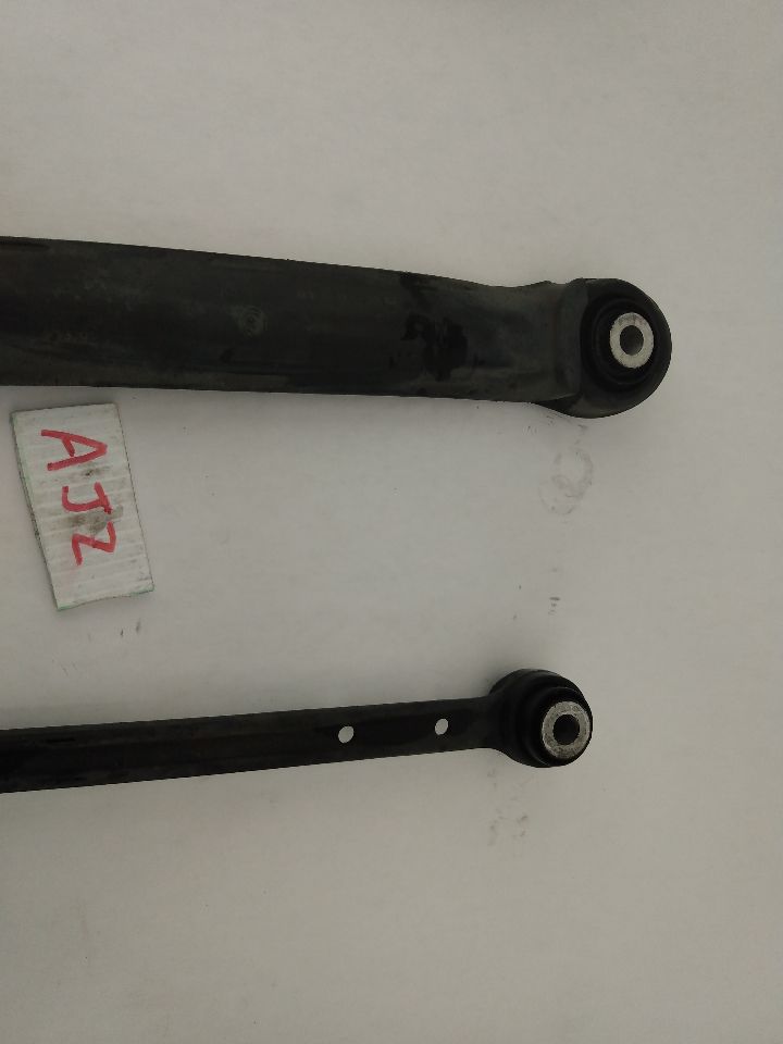 Chrysler Crossfire Rear Right Lower Control Arm Set