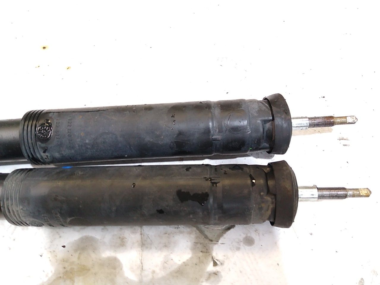 Chrysler Crossfire Rear Left and Right Shock Absorber Struts Pair