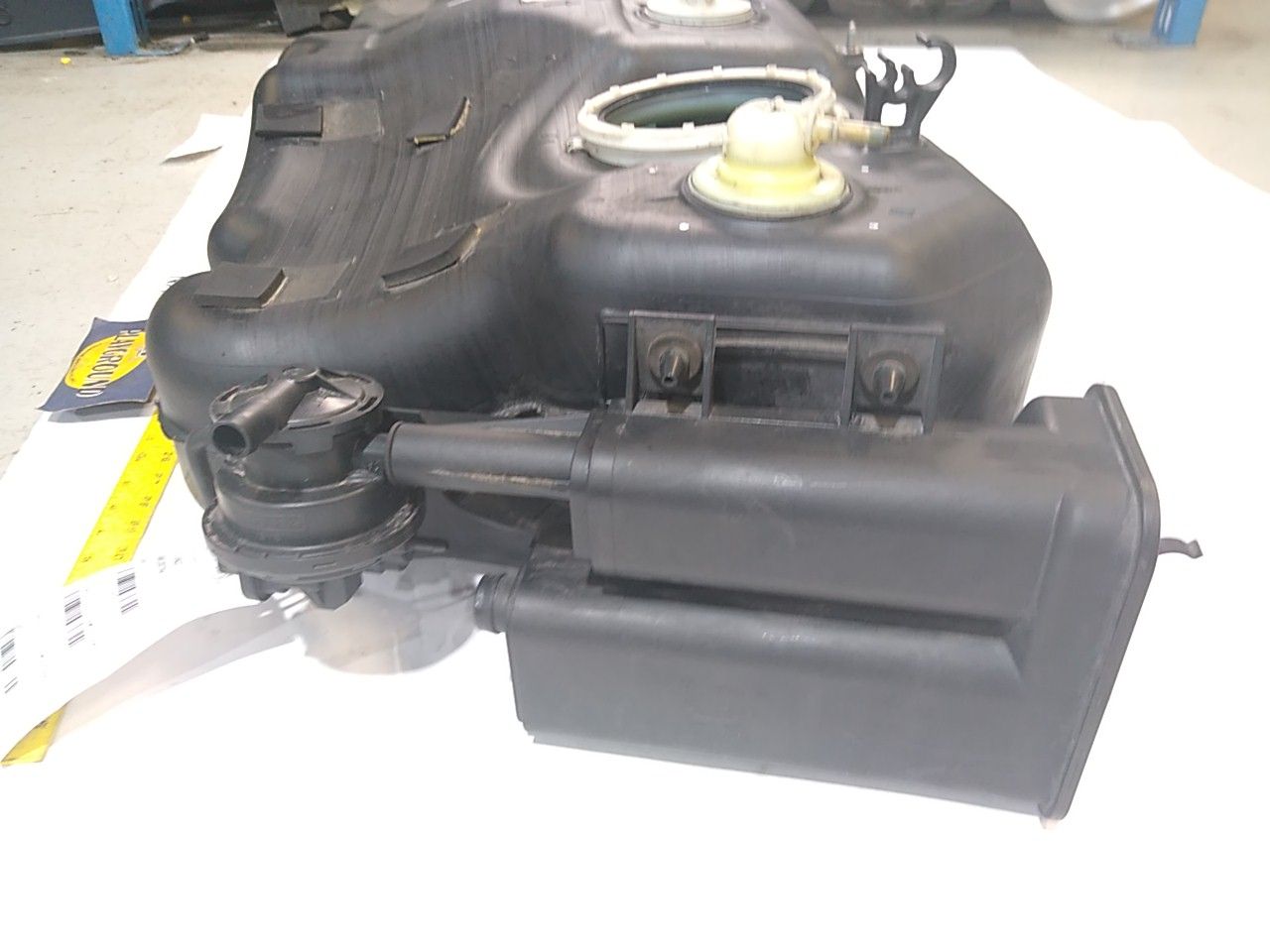 Mini Cooper S Fuel Tank
R536756911
Fuel vapor canister attached 
See pictures for details and condition