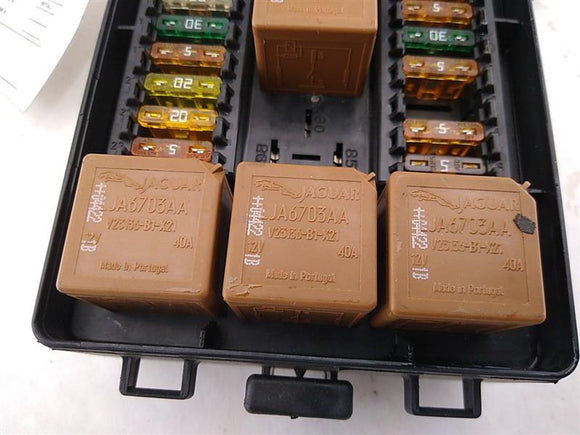 Jaguar XK8 Fuse Box