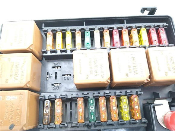 Jaguar XK8 Fuse Box