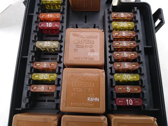 Jaguar XK8 Fuse Box