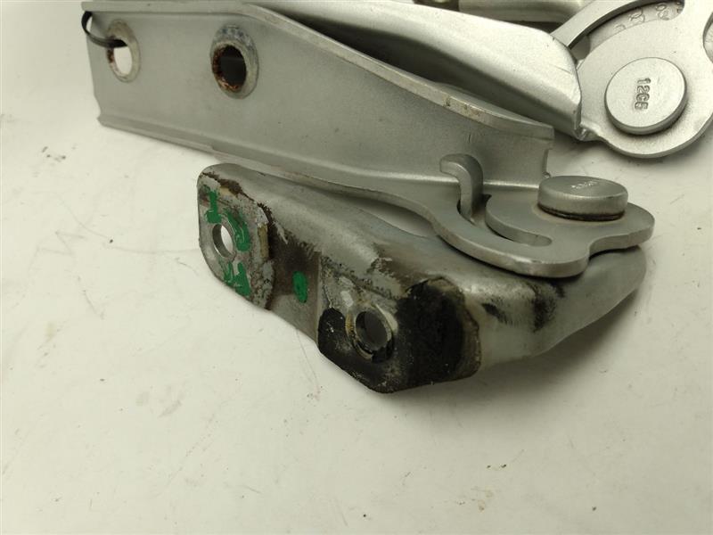 Audi A3 Set of Hood Hinges