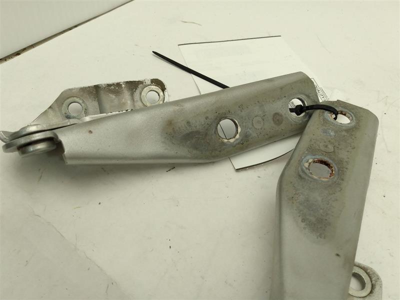 Audi A3 Set of Hood Hinges