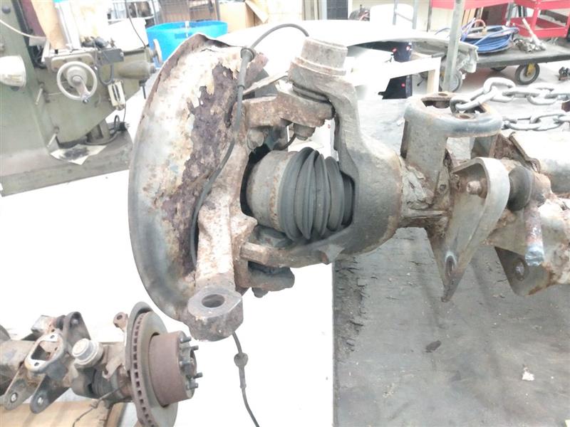 Land Rover Discovery Front Axle Assembly