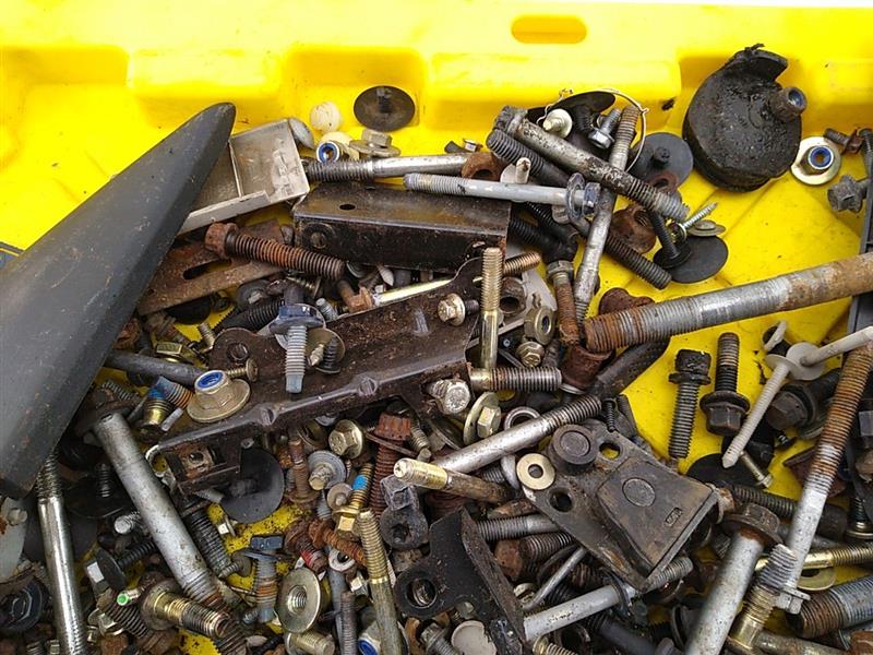 Land Rover Discovery Disassembly Hardware