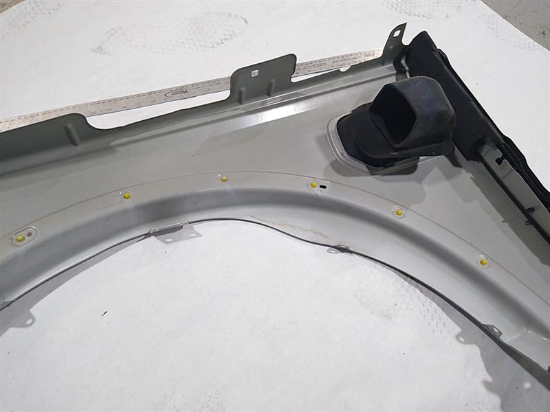 Land Rover LR3 Right Front Fender