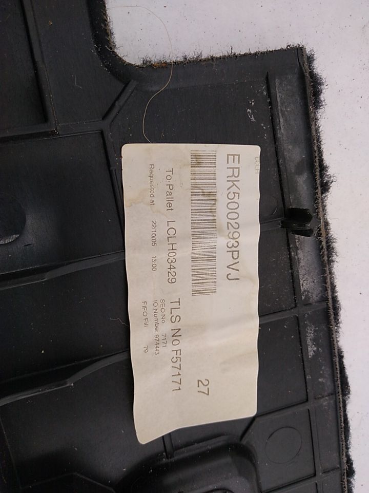 Land Rover LR3 Left Rear Trunk Trim