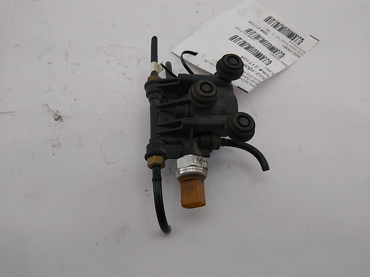 Land Rover LR3 Air Suspension Reservoir Valve Block