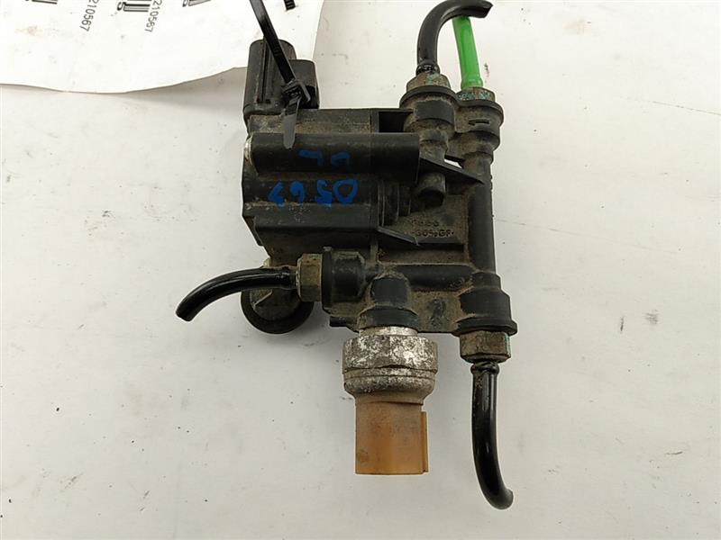 Land Rover LR3 Air Suspension Reservoir Valve Block