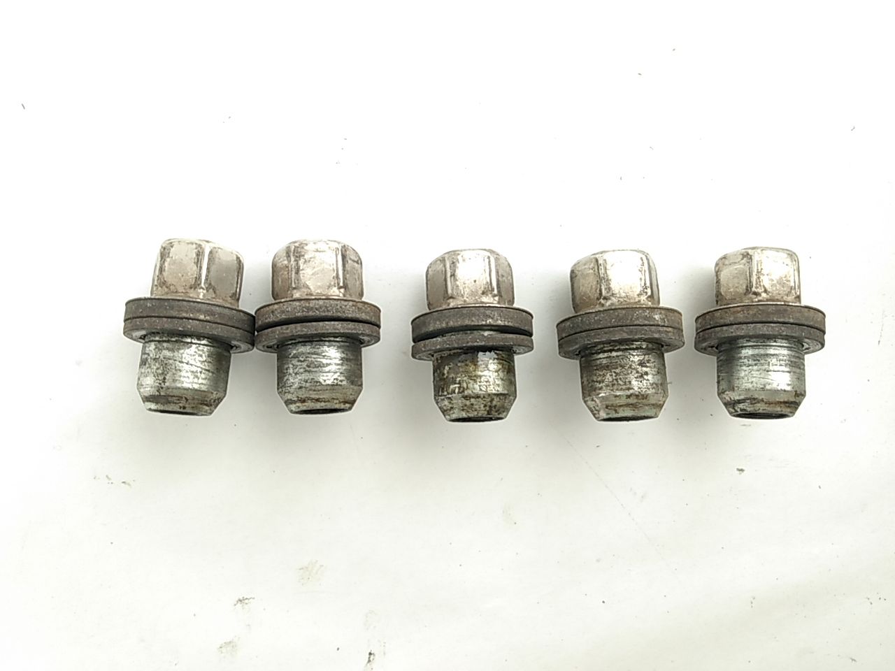 Land Rover LR3 Lug Nut Set