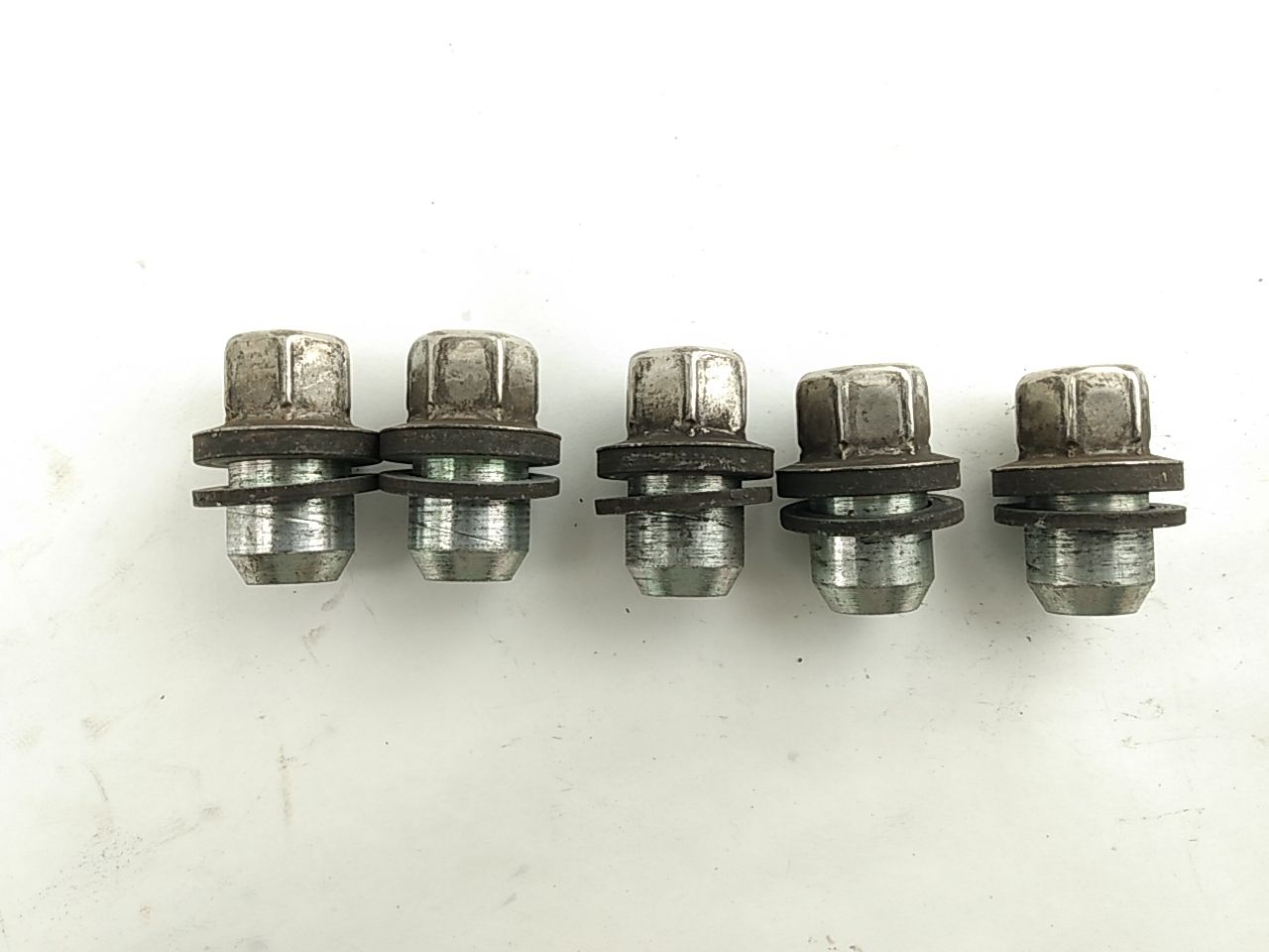 Land Rover LR3 Lug Nut Set