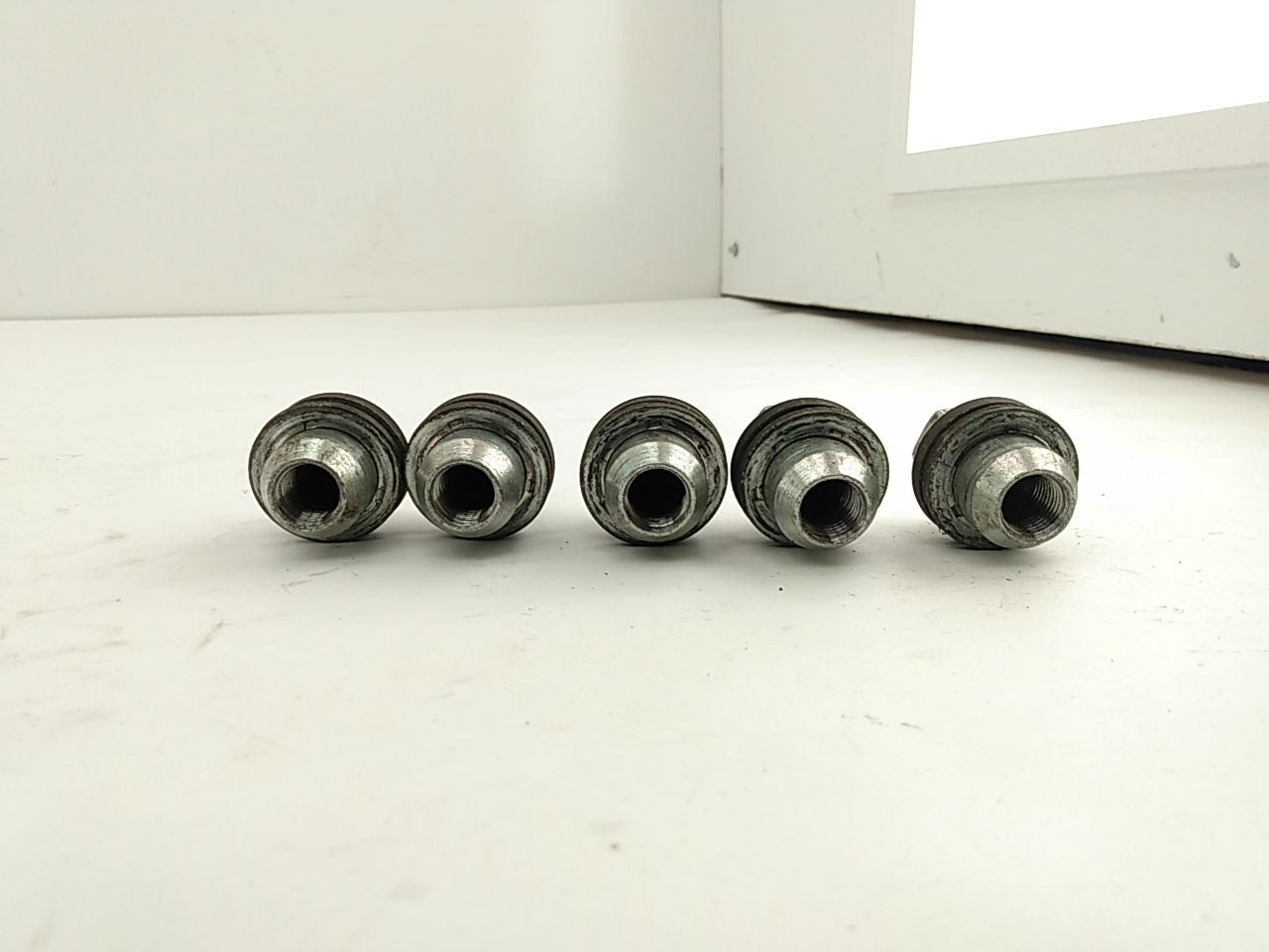 Land Rover LR3 Lug Nut Set