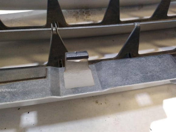 Land Rover LR3 Front Bumper Grille