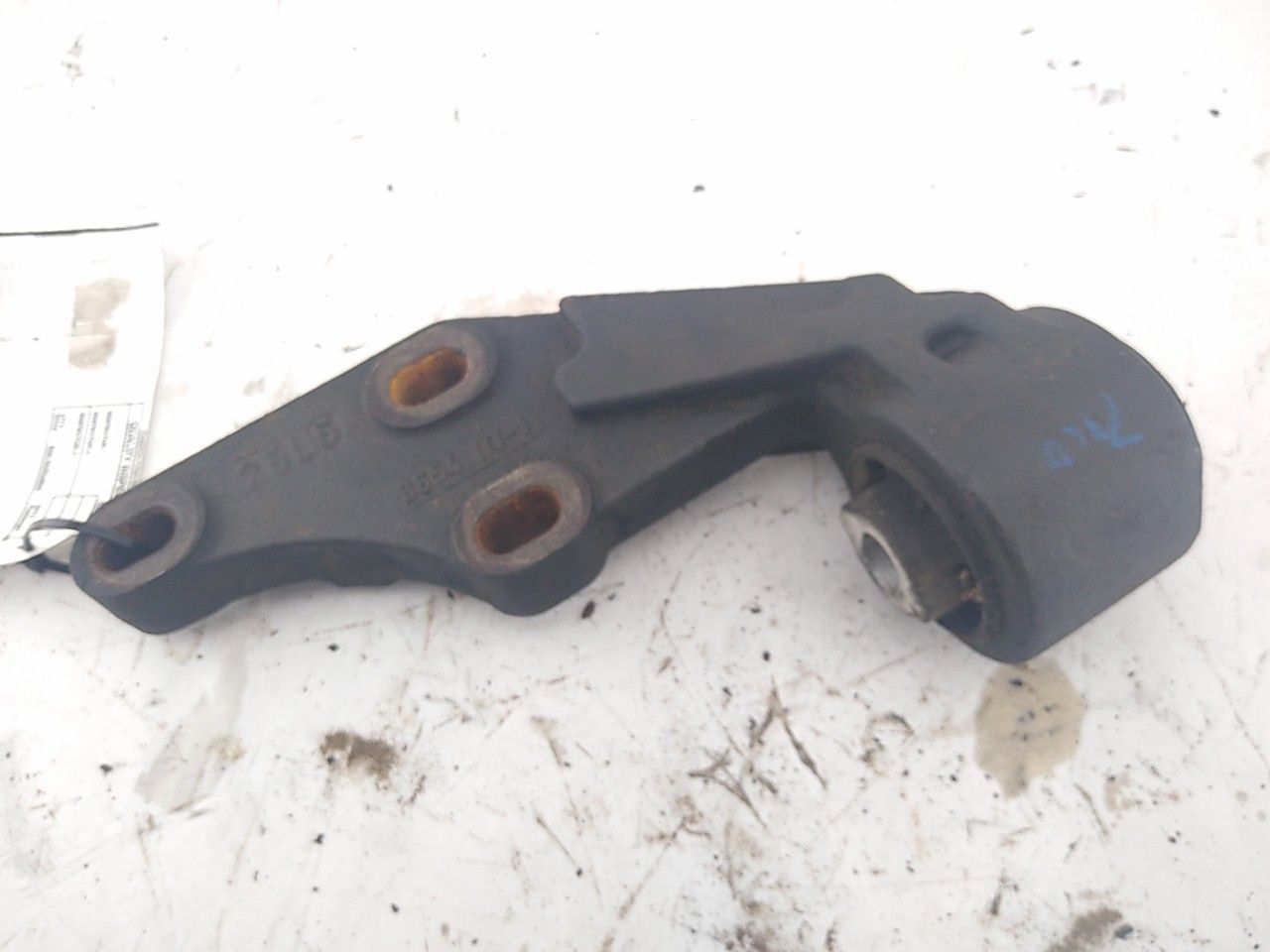 Land Rover LR3 Front Differential Mount