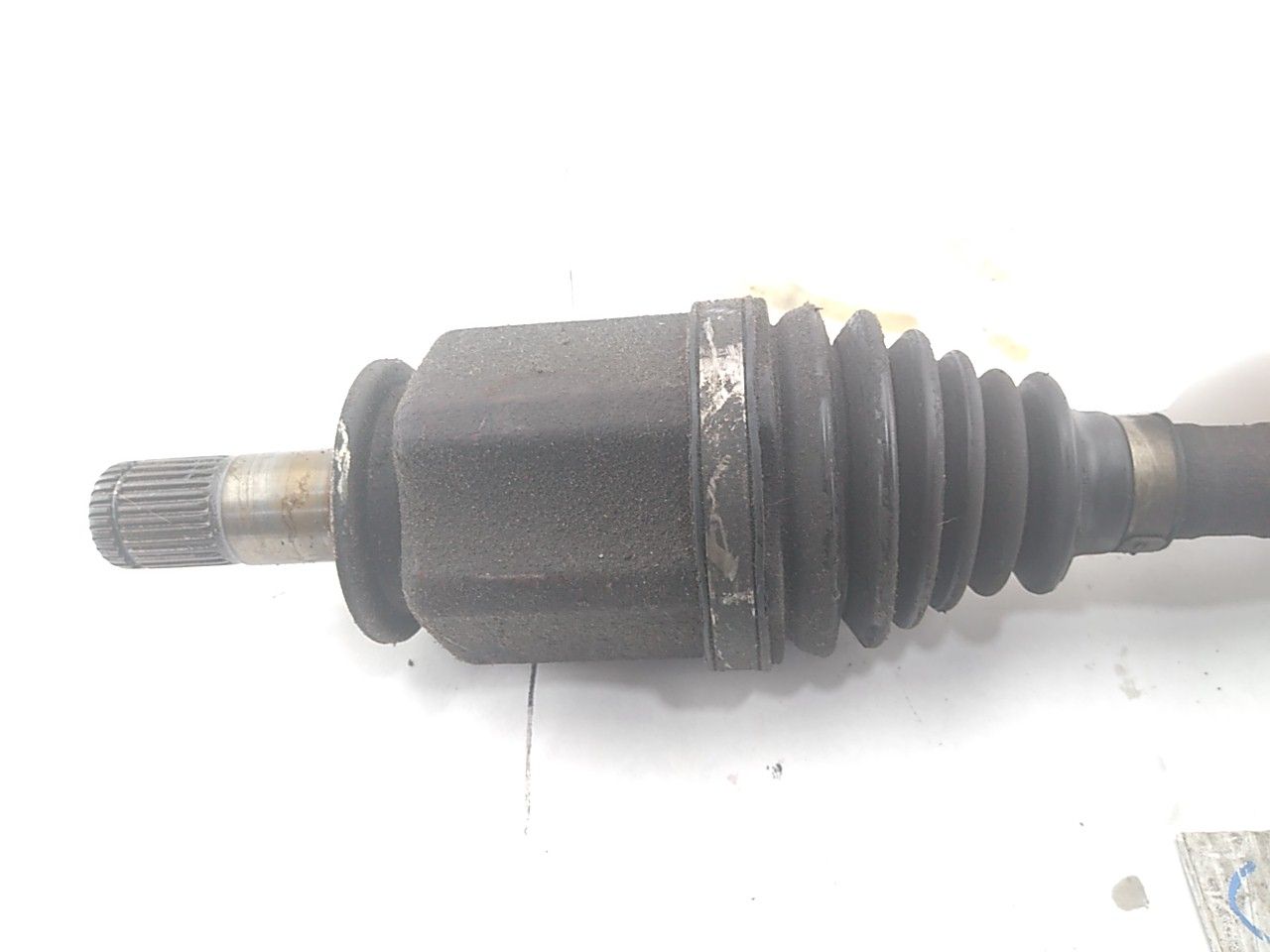 Land Rover LR3 Front Left Axle