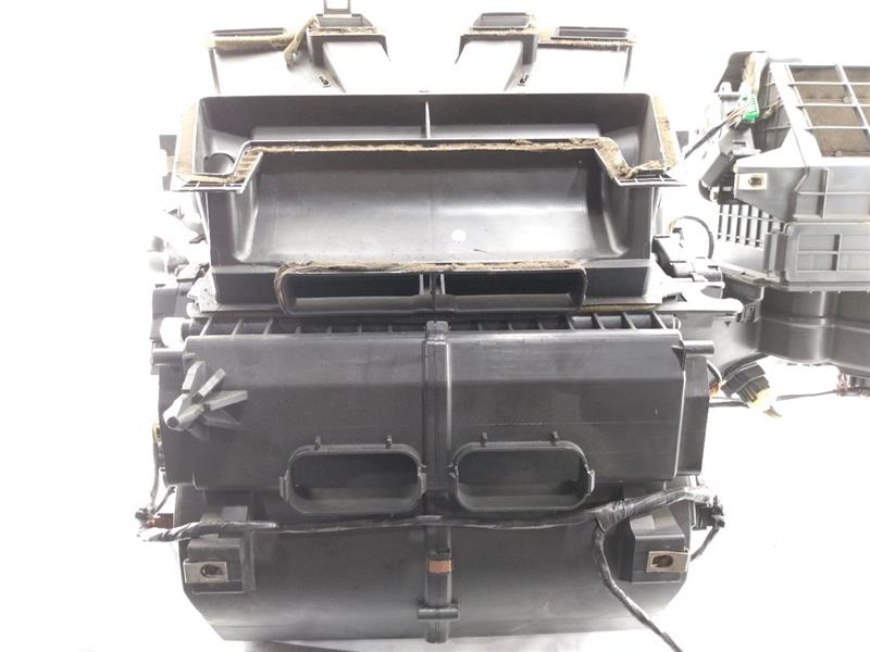 Land Rover LR3 Front AC Heater Box Assembly