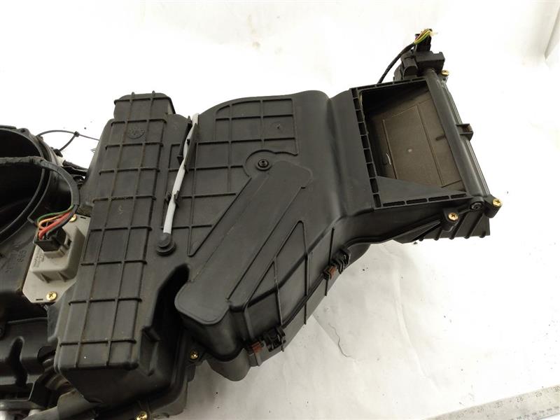 Land Rover LR3 Rear AC Heater Box Assembly