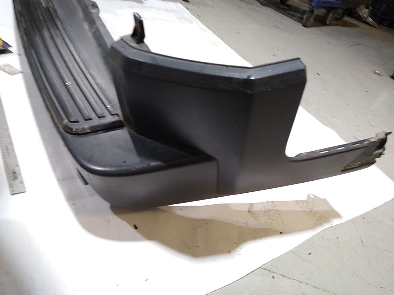 Land Rover LR3 Rear Bumper Cover