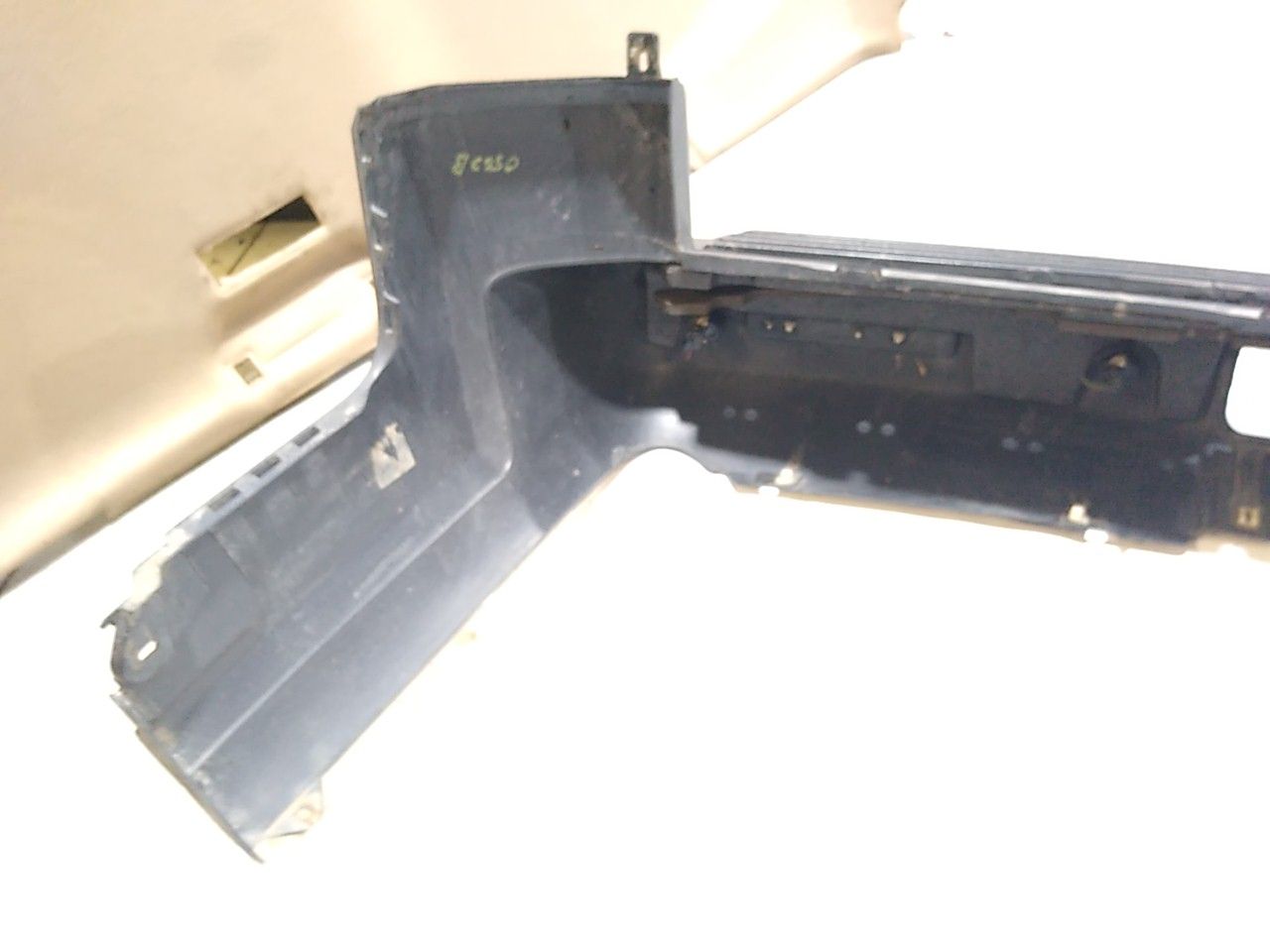 Land Rover LR3 Rear Bumper Cover