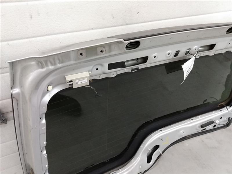 Land Rover LR3 Rear Upper Lift Gate