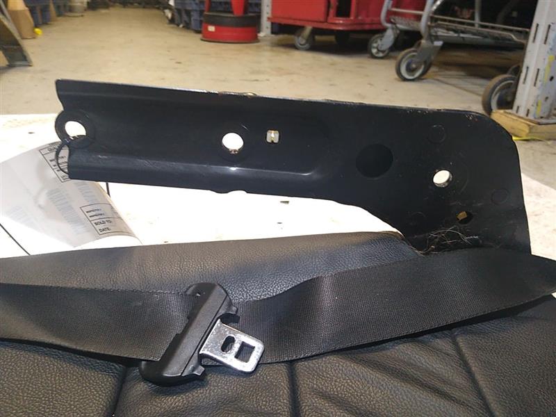 Land Rover LR3 Middle Rear Back Seat Cushion With Base