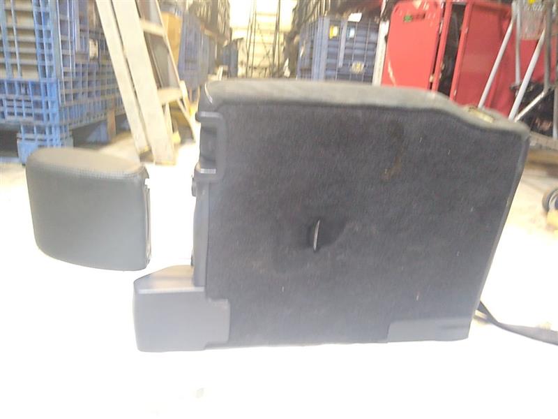 Land Rover LR3 Middle Rear Back Seat Cushion With Base