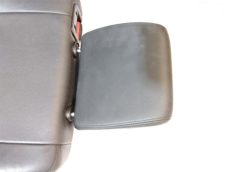 Land Rover LR3 Right Rear Back Seat Cushion With Base - 0