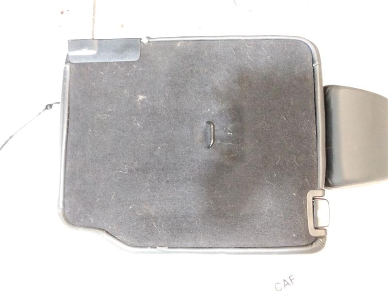 Land Rover LR3 Right Rear Back Seat Cushion With Base