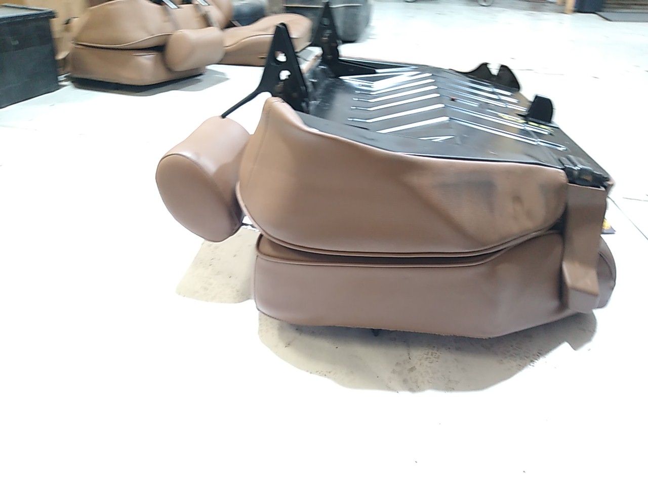 Land Rover Range Rover Right Rear Seat - 0