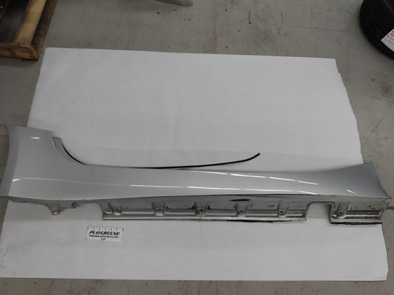 BMW Z4 Right Side Skirt Panel