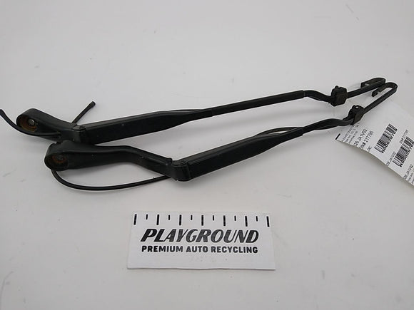 Jaguar XK8 Front Wiper Arm Set
