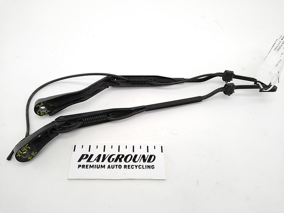 Jaguar XK8 Front Wiper Arm Set