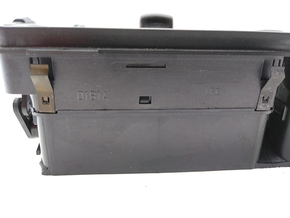 Jaguar XK8 Front Center Dash Vent **AS-IS**