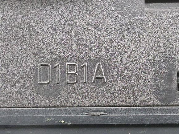 Jaguar XK8 Front Center Dash Vent