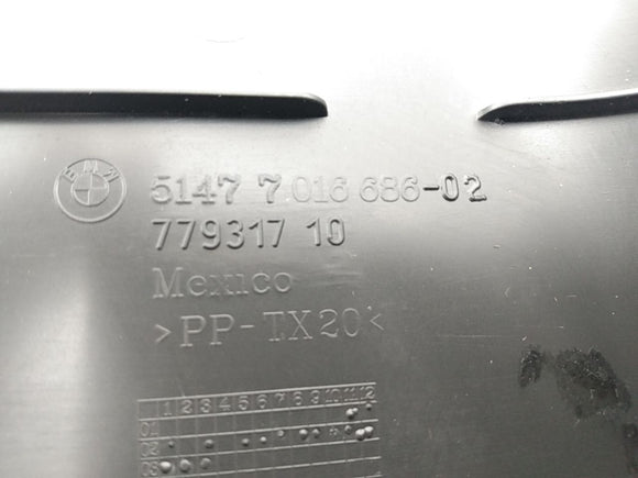 BMW Z4 Rear Right Tail Light Bulb Cover