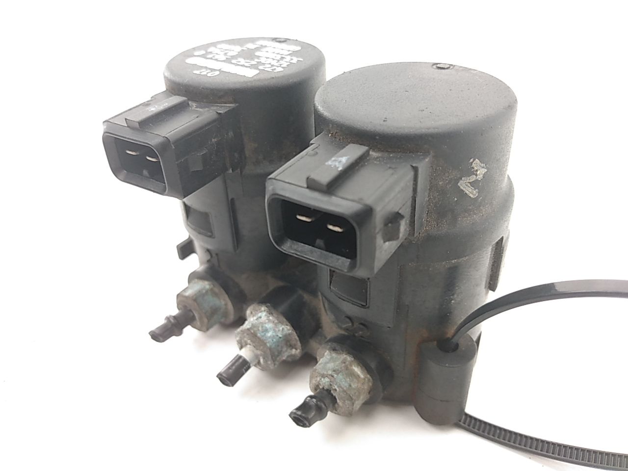 Land Rover Discovery 2-Way Solenoid Compressor Valve