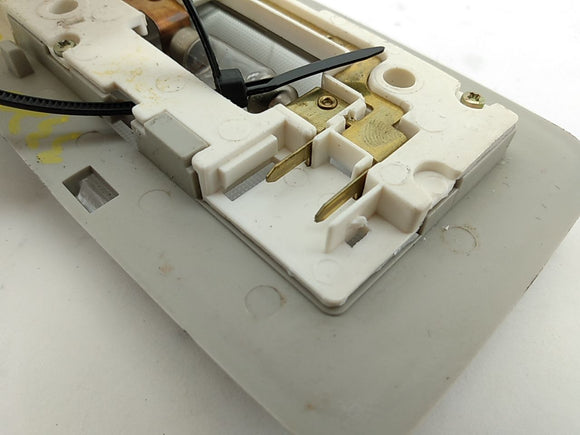 Land Rover Discovery Center Rear Dome Light