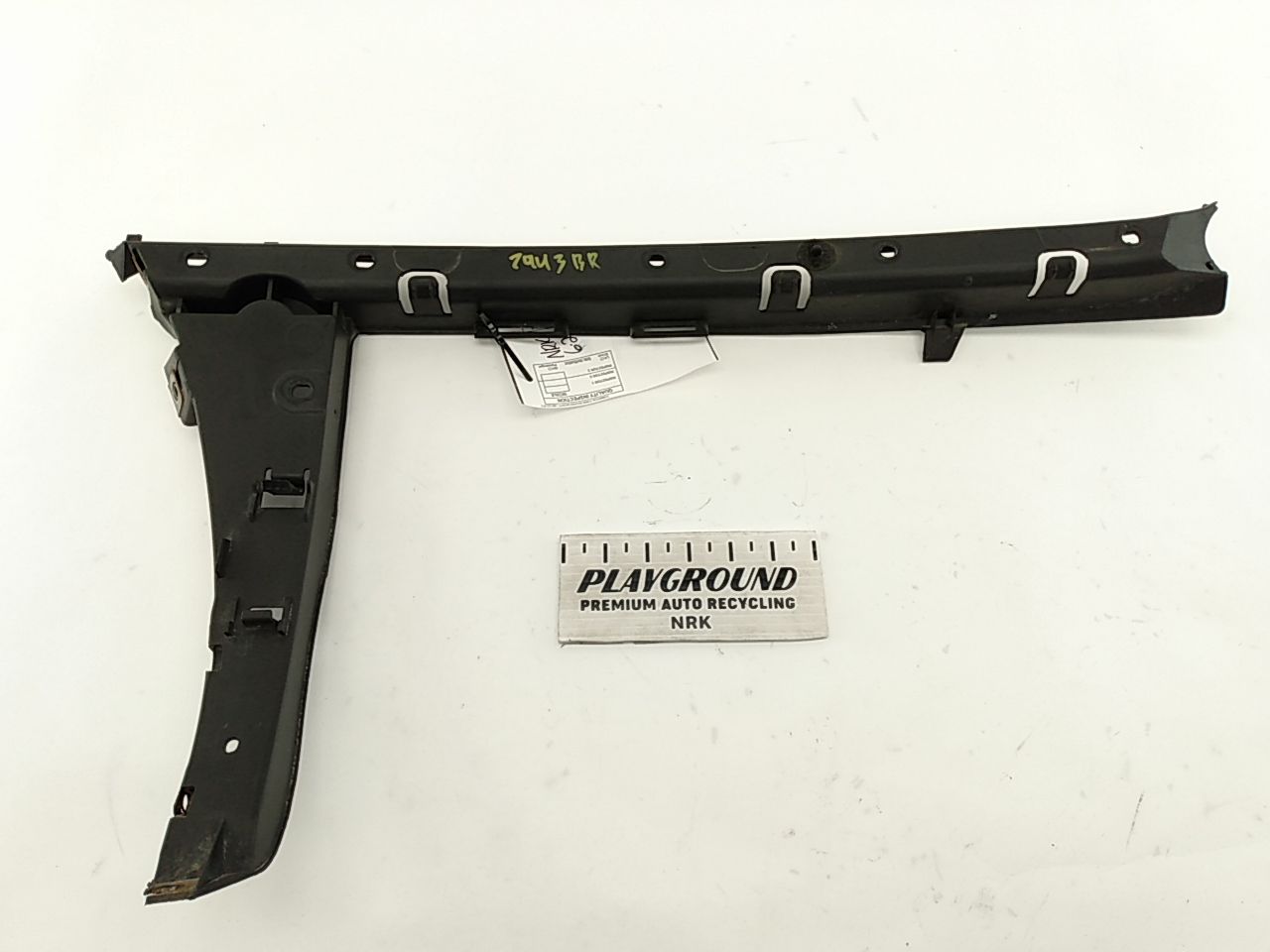 Jaguar XJ8L Right Rear Bumper Bracket