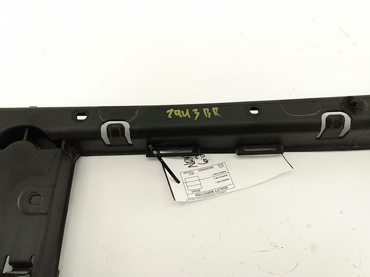 Jaguar XJ8L Right Rear Bumper Bracket