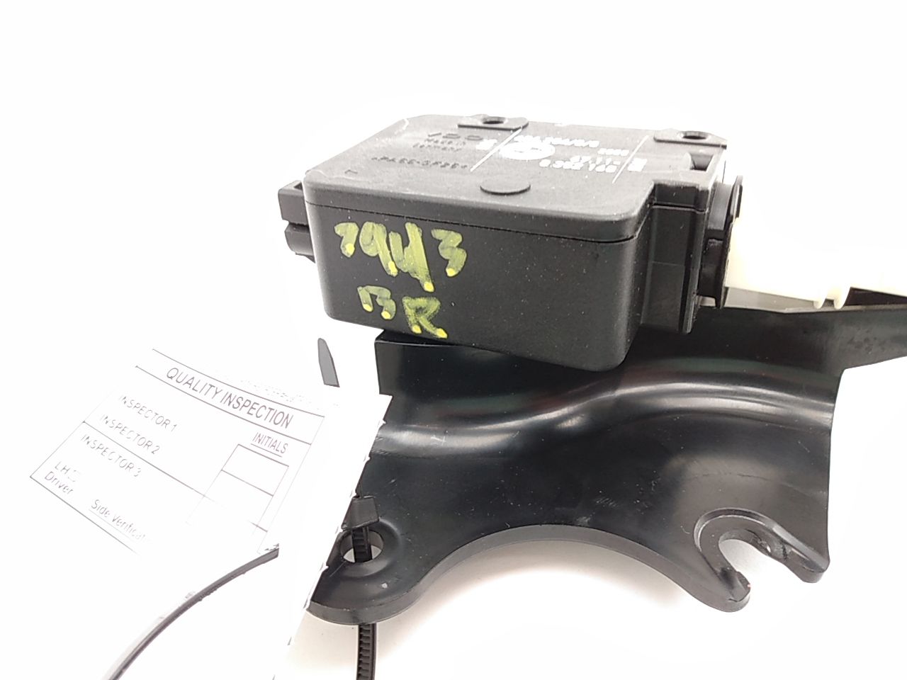 Jaguar XJ8L Fuel Door Actuator