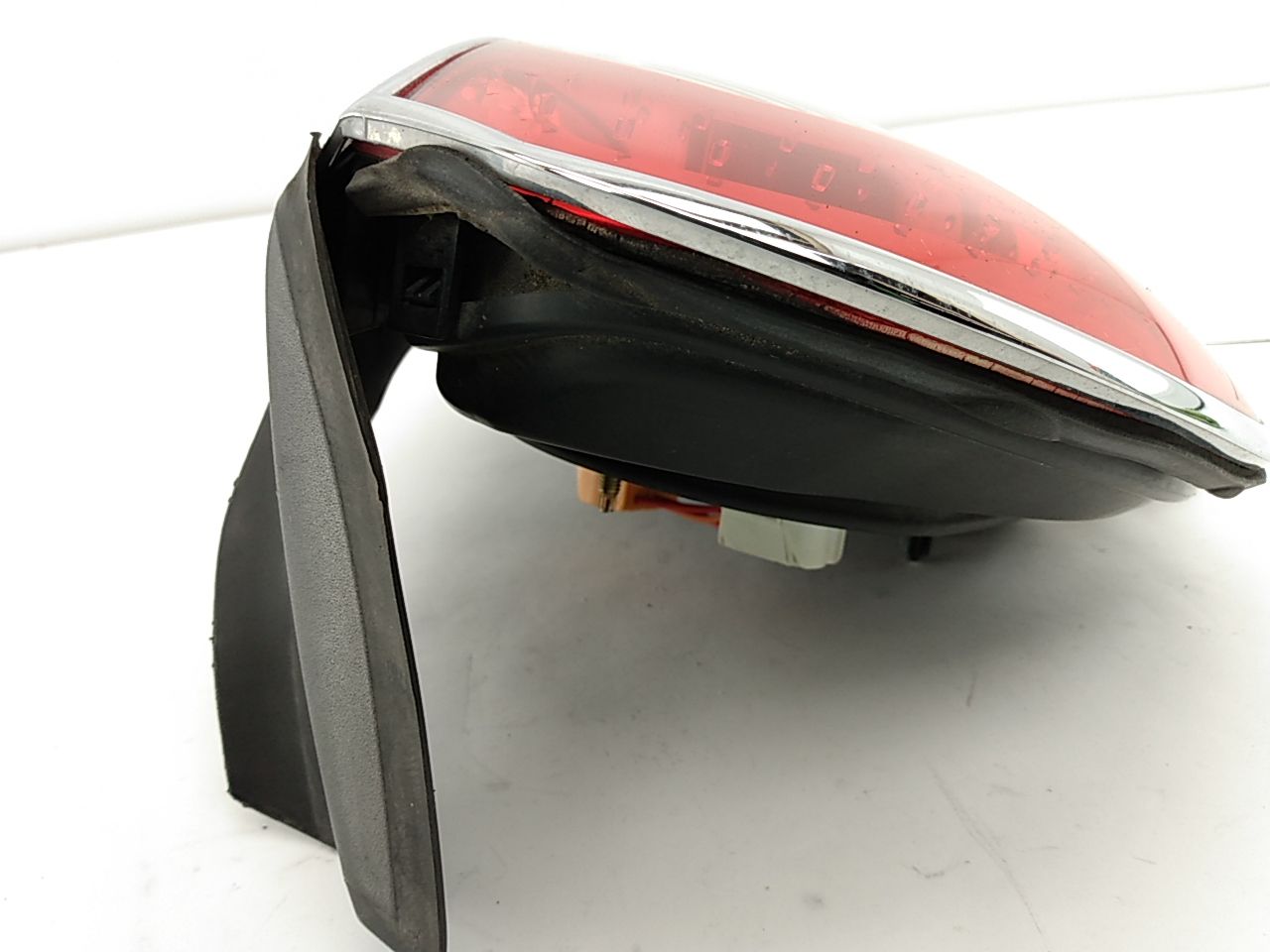 Jaguar XJ8L Left Tail Light Assembly