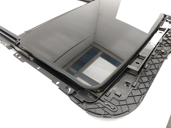 Jaguar XJ8L Power Moonroof Assembly