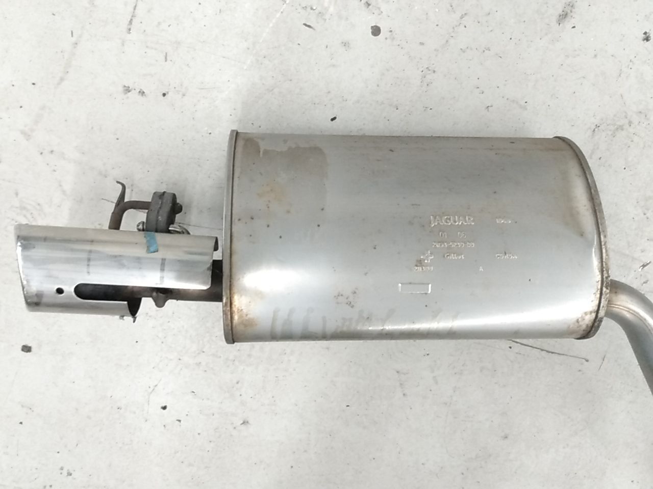 Jaguar XJ8L Right Rear Muffler