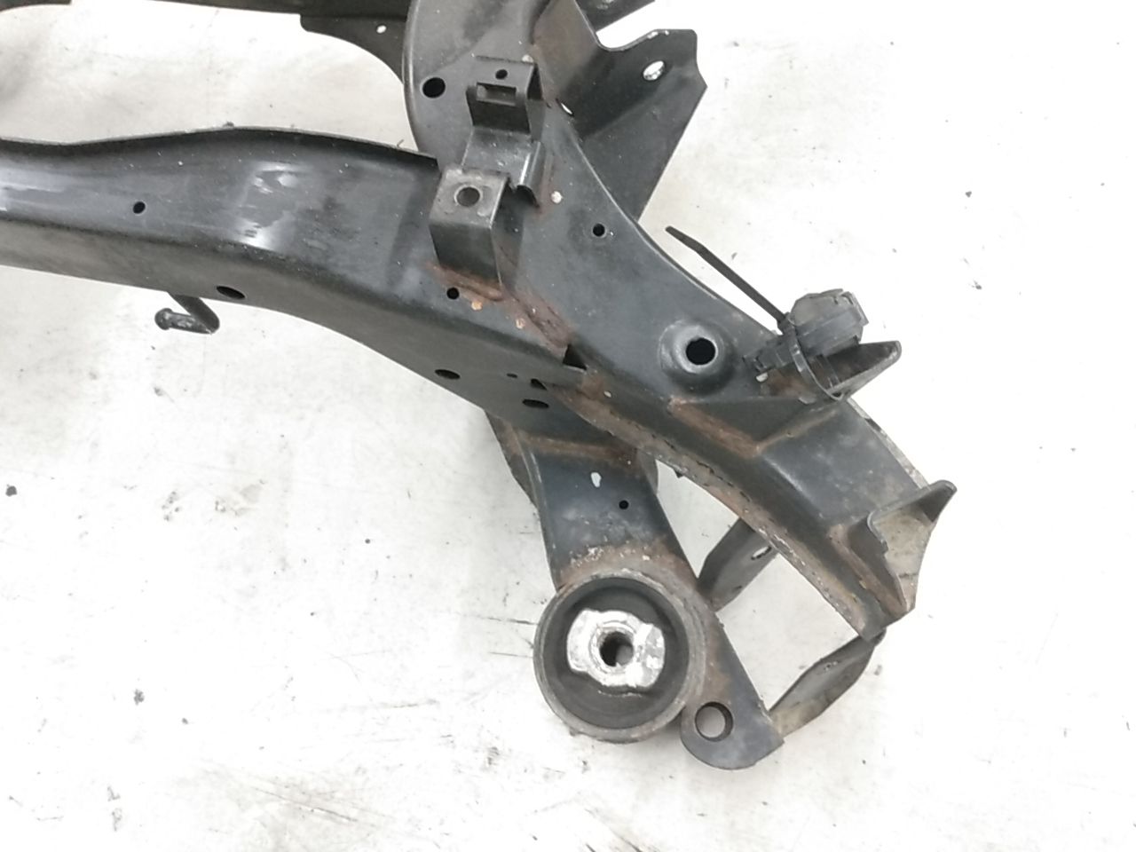 Jaguar XJ8L Rear Suspension Subframe Crossmember