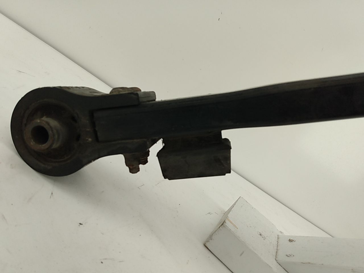 Land Rover 4.0SE Rear Left Radius Arm - 0